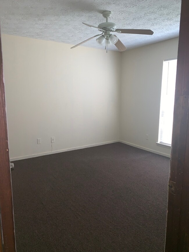 Building Photo - Coming Soon !