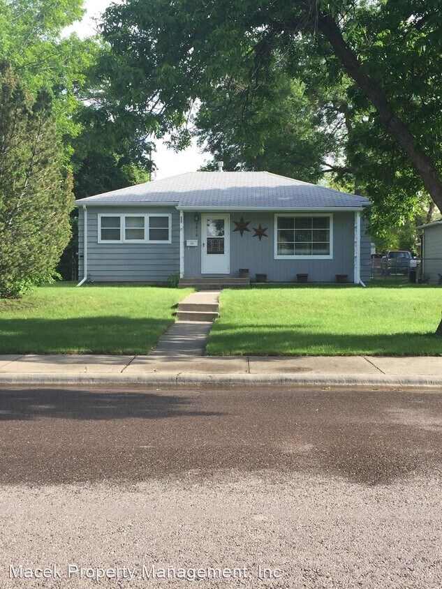Primary Photo - 4 br, 2 bath House - 3016 6th Avenue South