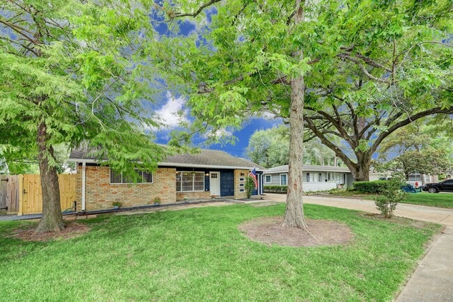 Building Photo - 5013 Verdome Ln