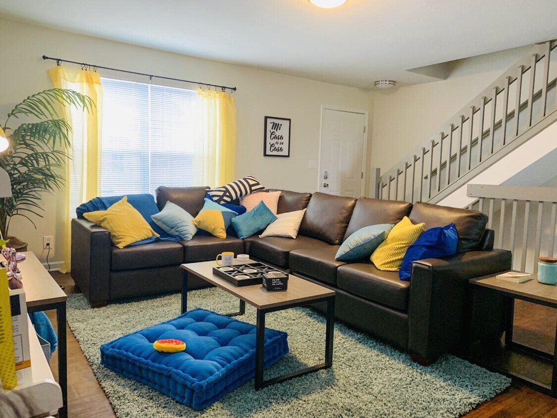 Sala de estar de casas adosadas - Lark West Lafayette Apartments