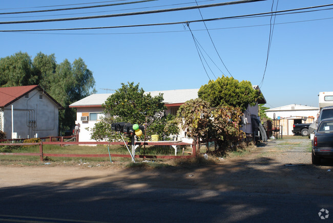 Building Photo - 754-760 Anita St