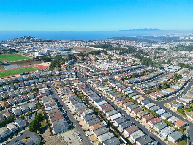 Building Photo - 228 San Fernando Way
