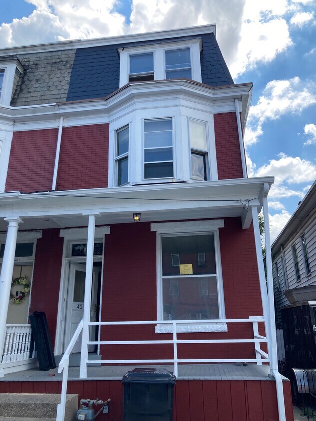 429 Peffer St, Harrisburg, PA 17102 House Rental in Harrisburg, PA