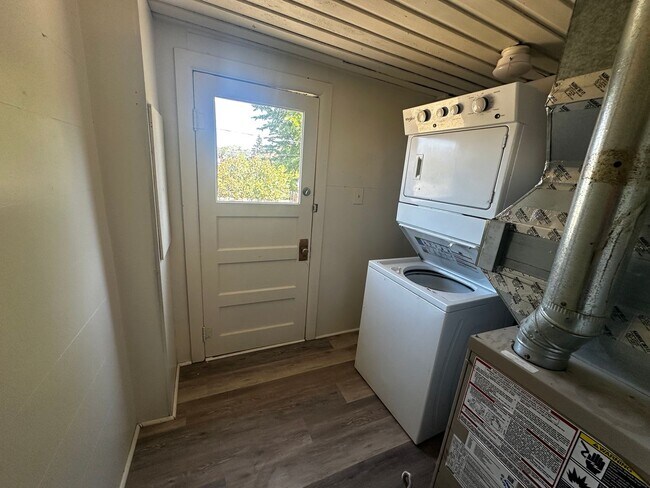 Foto del edificio - 3 bedroom 1 bath house