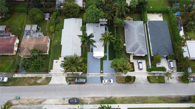 Foto del edificio - 330 NW 82nd Terrace