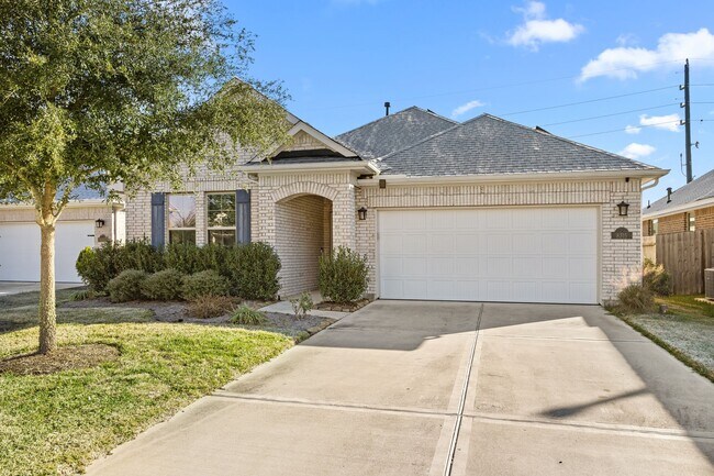 Foto del edificio - 8315 Divot Trce