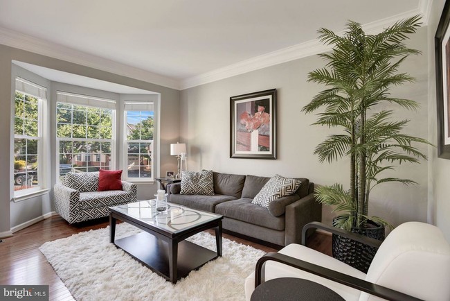 Foto del edificio - 43263 Baltusrol Terrace