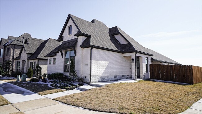 Building Photo - 4104 Hudson St