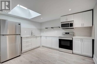 Building Photo - 604 A Queen St W