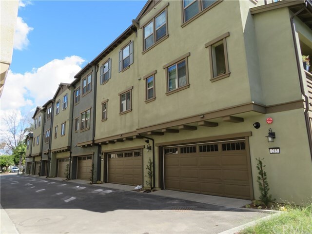 Building Photo - 211 Essex Ct
