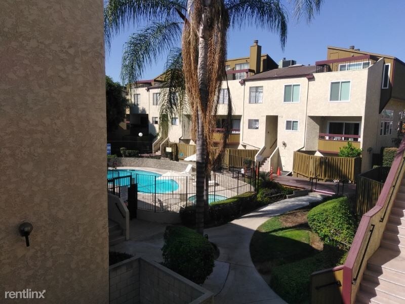 Foto principal - 1016 S Marengo Ave