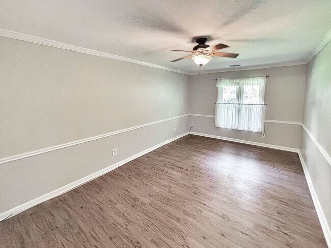 Building Photo - Charming 3 BR/2BA Townhome in Marietta!
