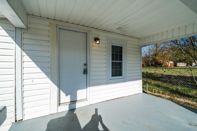 Building Photo - Move in Promo- $200 off First Month's Rent! Spacious and Stunning 3-Bedroom, 2-Bath Home on Alaba...