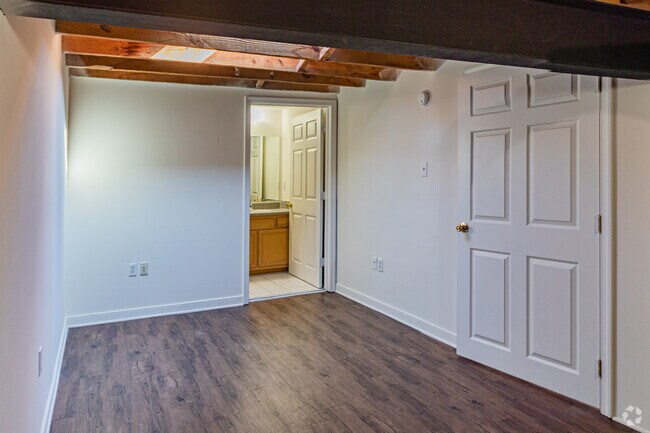 Interior Photo - Coliseum Lofts