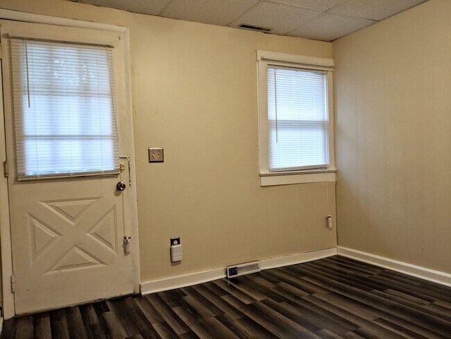 Foto del edificio - Charming 1BR Apartment in Budd Lake