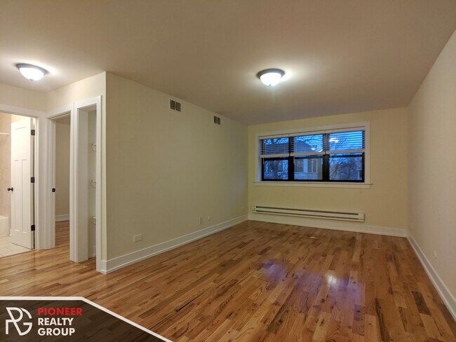 Foto del edificio - 555 W Arlington Pl