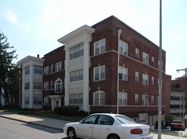 127-129 E 46th St - 1019 W 38th St