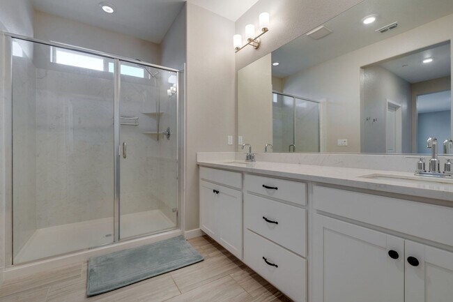 Foto del edificio - Modern 4BR Sacramento Home with Exclusive Clubhouse!