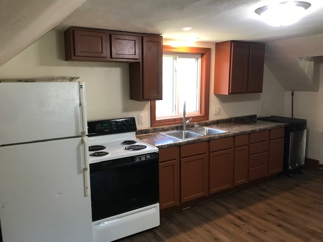 Kitchen - 250 Garfield Ave