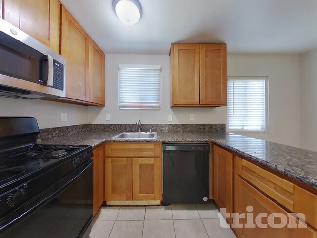Foto del edificio - 783 Manor Rd