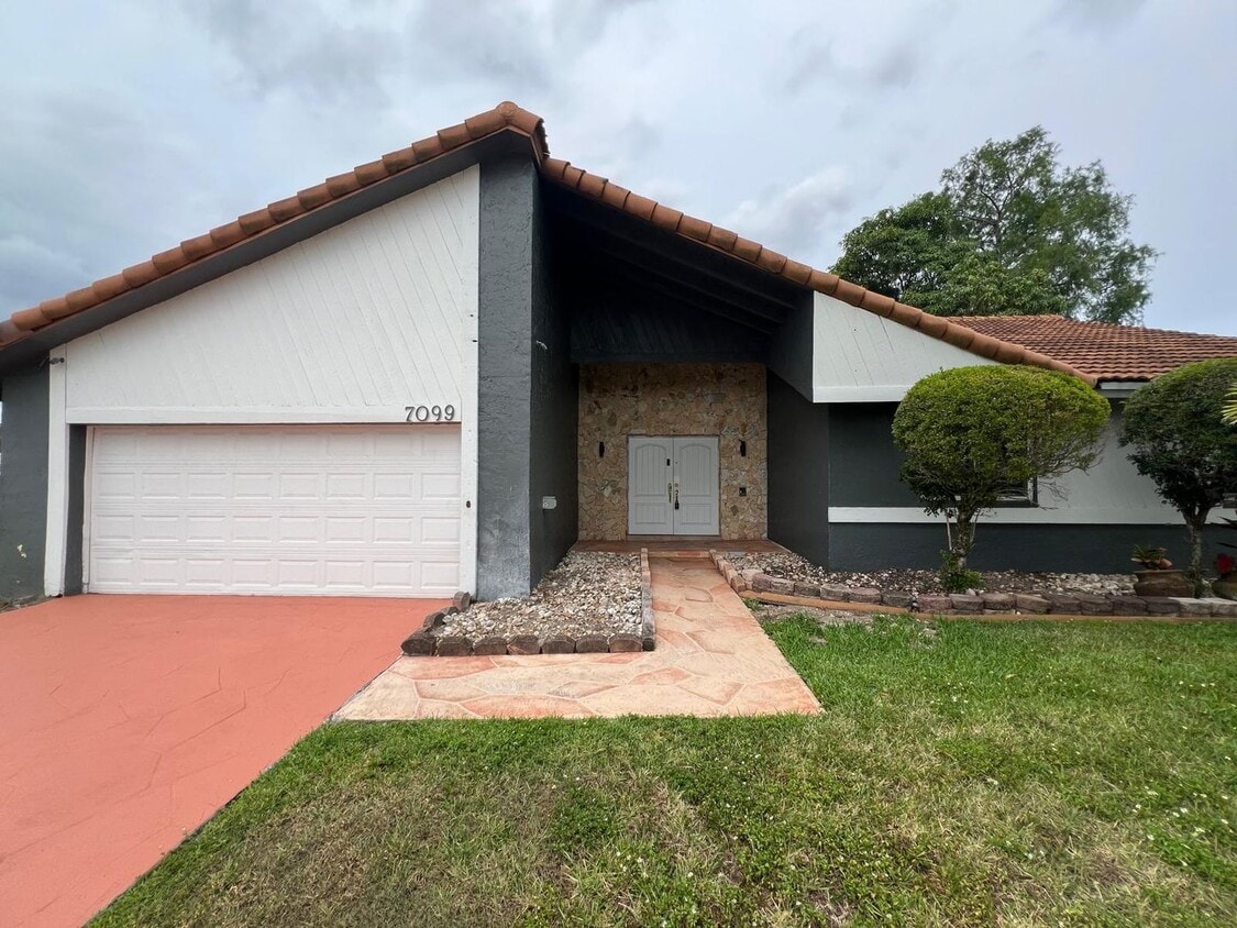 Beautiful 3 Bedroom Home in West Lauderhill - Beautiful 3 Bedroom Home in West Lauderhill