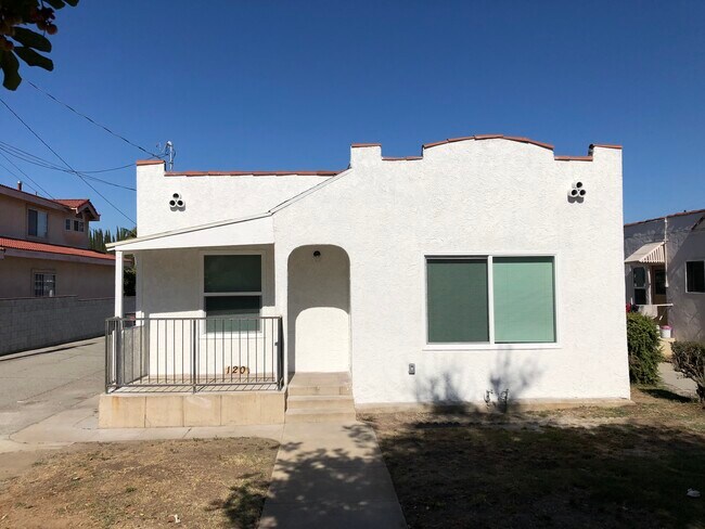Foto del edificio - 120 N Sierra Vista St