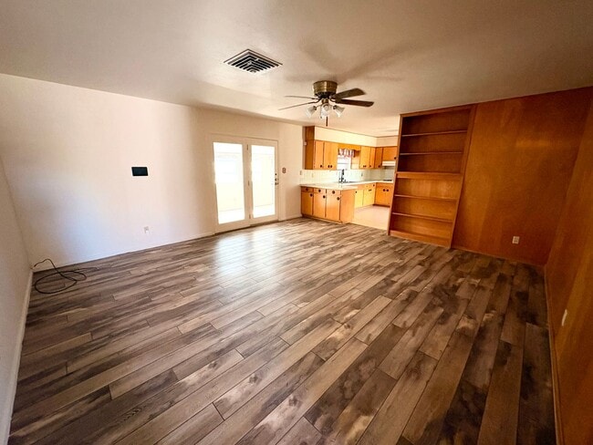 Building Photo - 211 E Alto Dr