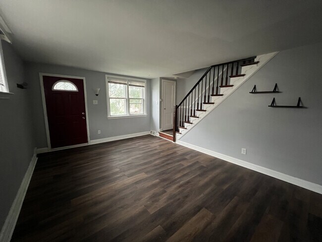 Foto del edificio - 2219 Dermond Ave