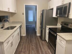 Building Photo - 439 Forest Hills Dr
