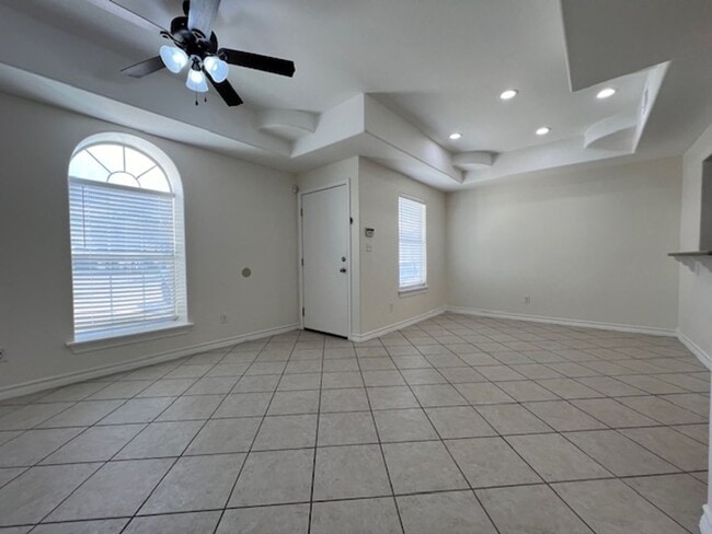 Building Photo - Availability at Ranchway!