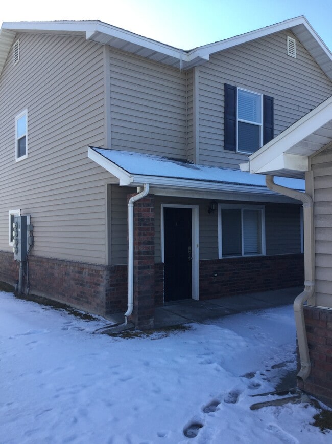 Building Photo - 487 Raven Way