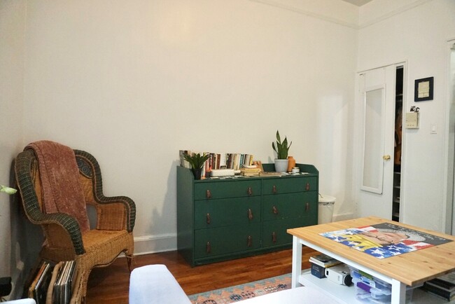Building Photo - 129 W 128th St