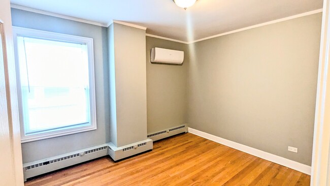 Foto del edificio - 4919 N Mason Ave