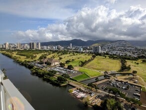 Building Photo - 2611 Ala Wai Blvd