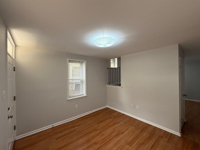 Building Photo - 2668 Braddock St