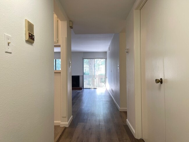 Building Photo - 15215 Magnolia Blvd
