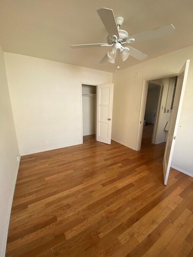 Foto del edificio - 302 N Louise St