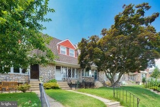 Building Photo - 5428 Vicaris St