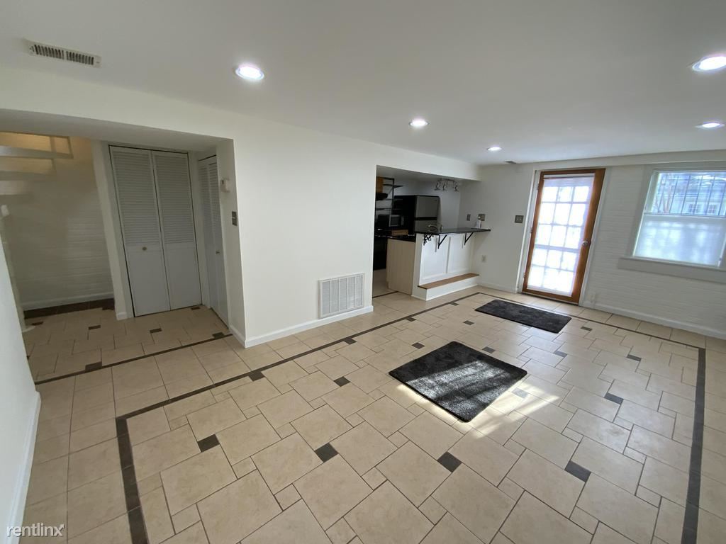 Primary Photo - 1662 Hobart St NW