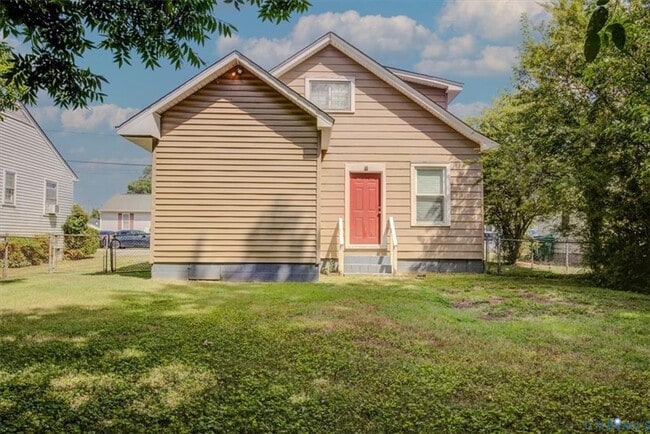 Building Photo - 5 N Oak Ave
