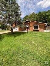Building Photo - 113 Fairway Terrace N