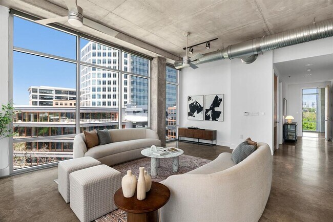Foto del edificio - 800 W 5th St