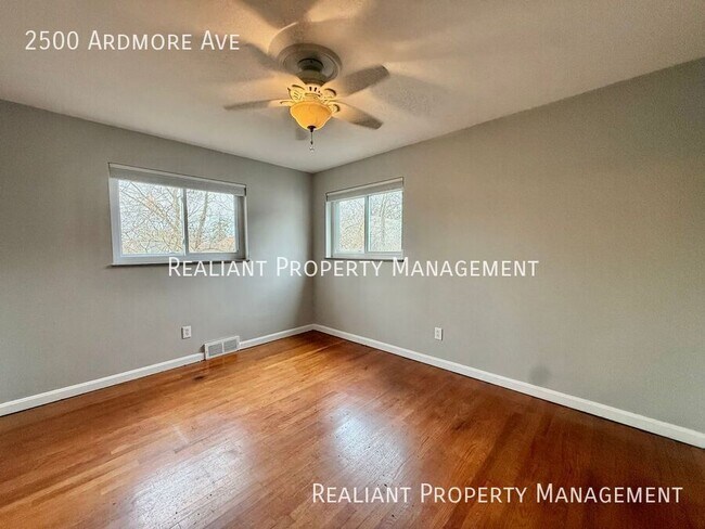 Foto del edificio - 2500 Ardmore Ave