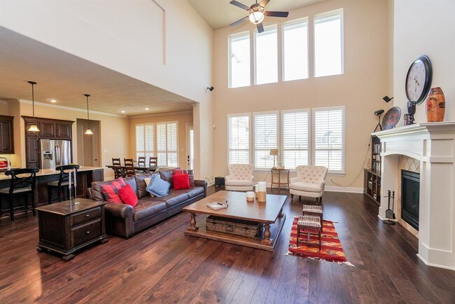Building Photo - 5335 Briarcliff Ln