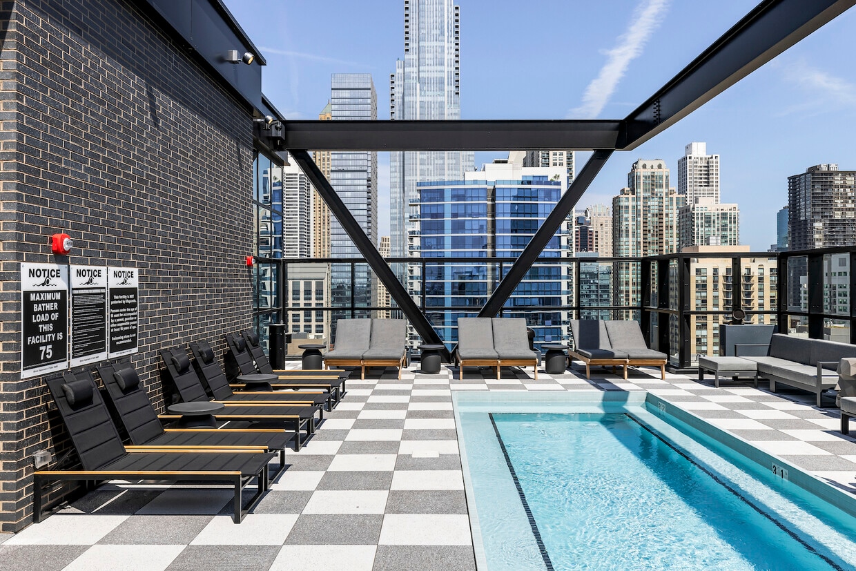 The Leo Apartments Chicago Reviews: See What Residents Are Saying About Living Here!