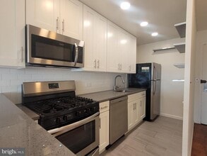 Building Photo - 210 Locust St