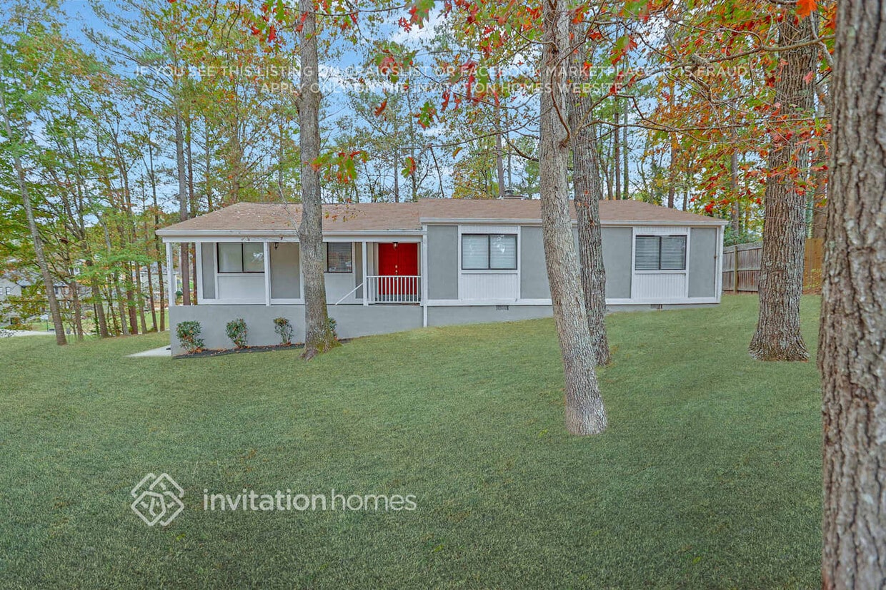 Primary Photo - 2463 Rockwood Way SW