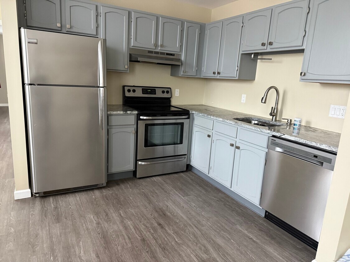 Primary Photo - 40 S Cherry St