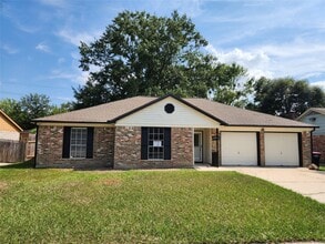 Building Photo - 23918 Beaverwood Dr