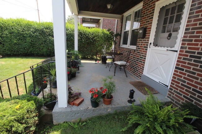 Building Photo - 1720 Beech St